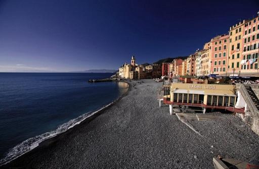 Camera Blu Genoa Luaran gambar
